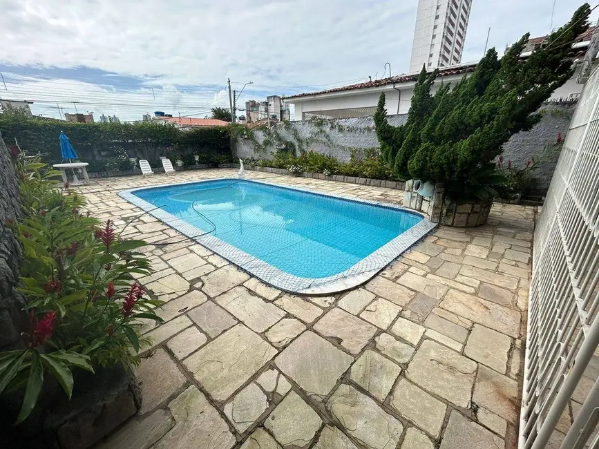 Foto 2 de Casa com 5 quartos à venda, 800m2 em Estados, Joao Pessoa - PB