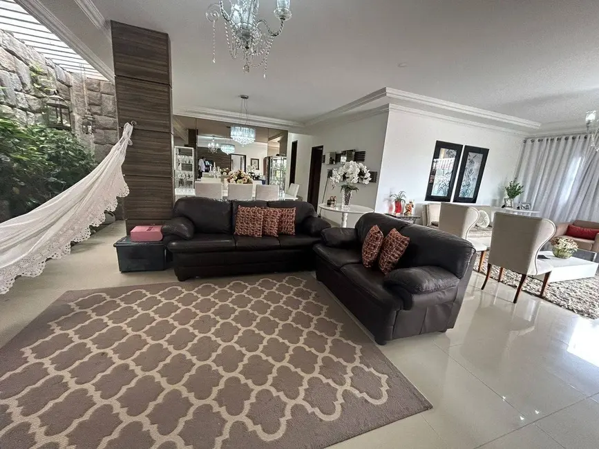 Casa com 5 quartos à venda, 800m2 em Estados, Joao Pessoa - PB - imagem 3 Foto 3 de Casa com 5 quartos à venda, 800m2 em Estados, Joao Pessoa - PB