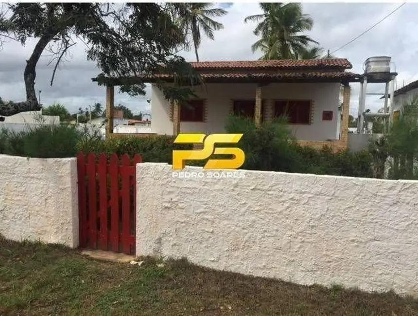 Foto 2 de Casa com 2 quartos à venda, 180m2 em Centro, Lucena - PB