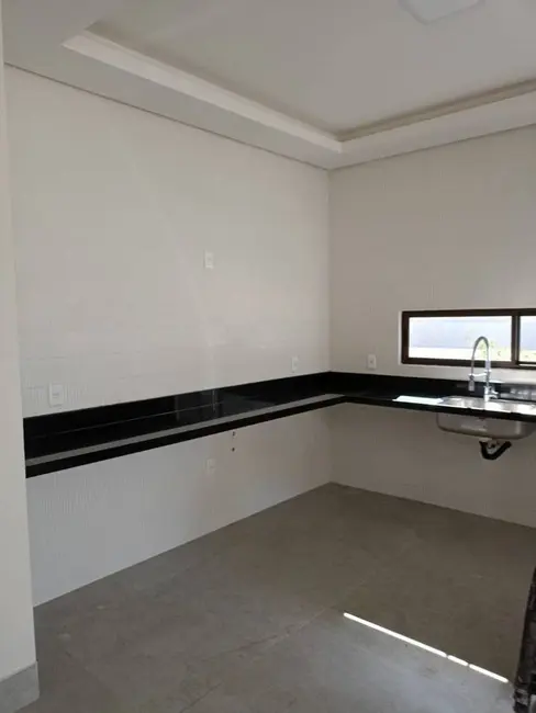 Foto 1 de Casa com 4 quartos à venda, 290m2 em Bananeiras - PB