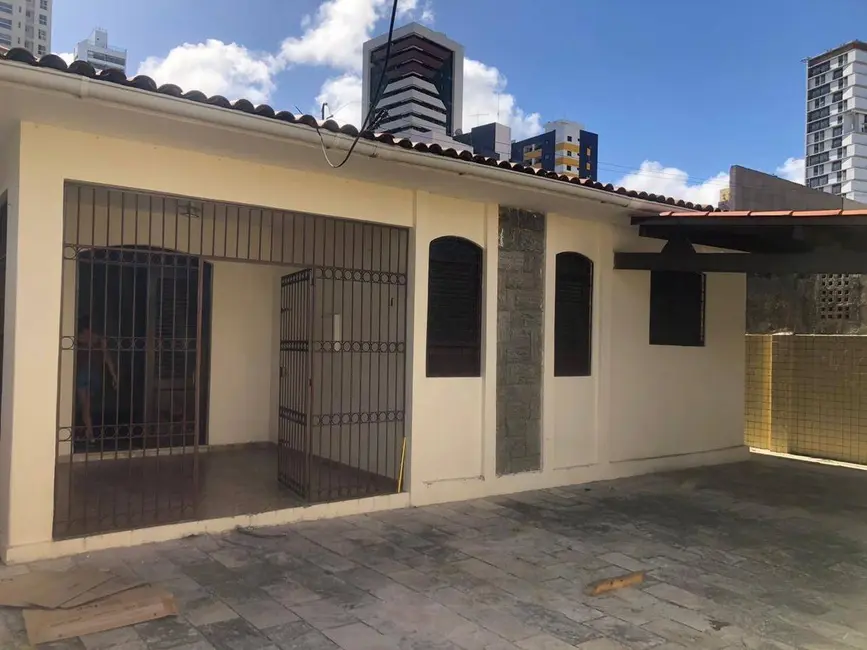 Foto 1 de Casa com 4 quartos para alugar, 360m2 em Manaíra, Joao Pessoa - PB