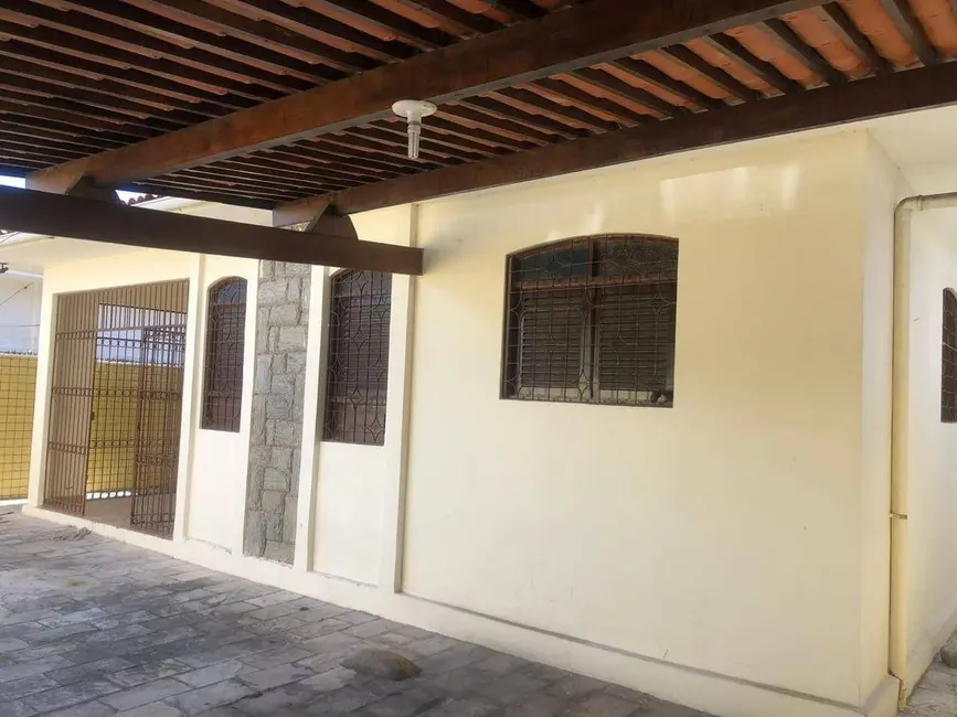 Casa com 4 quartos para alugar, 360m2 em Manaíra, Joao Pessoa - PB - imagem 2 Foto 2 de Casa com 4 quartos para alugar, 360m2 em Manaíra, Joao Pessoa - PB