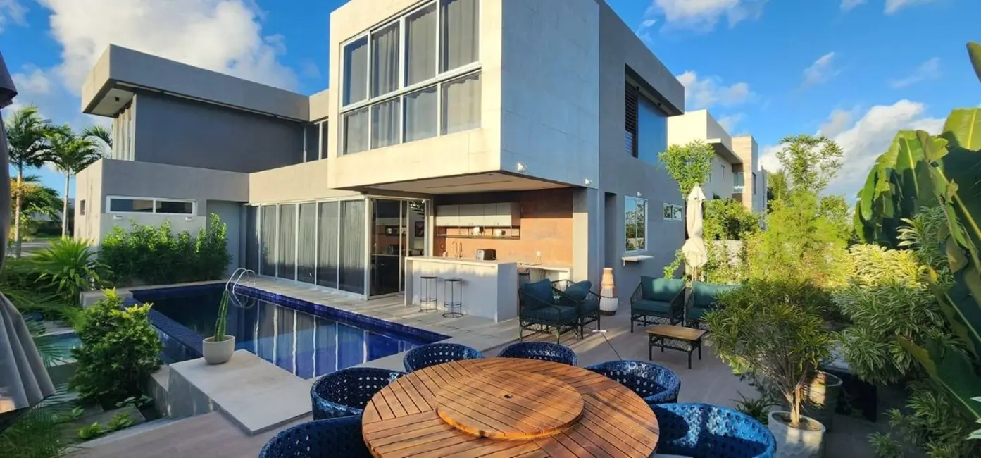 Foto 1 de Casa com 4 quartos à venda, 380m2 em Cabedelo - PB