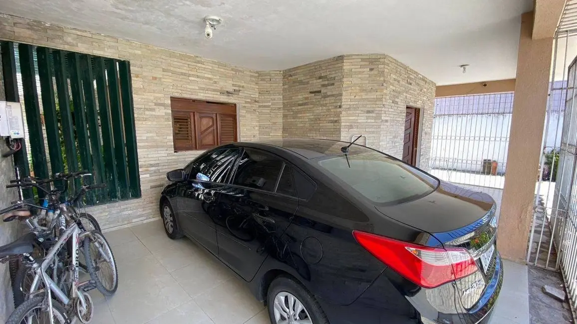 Casa com 3 quartos à venda, 400m2 em Manaíra, Joao Pessoa - PB - imagem 4 Foto 4 de Casa com 3 quartos à venda, 400m2 em Manaíra, Joao Pessoa - PB