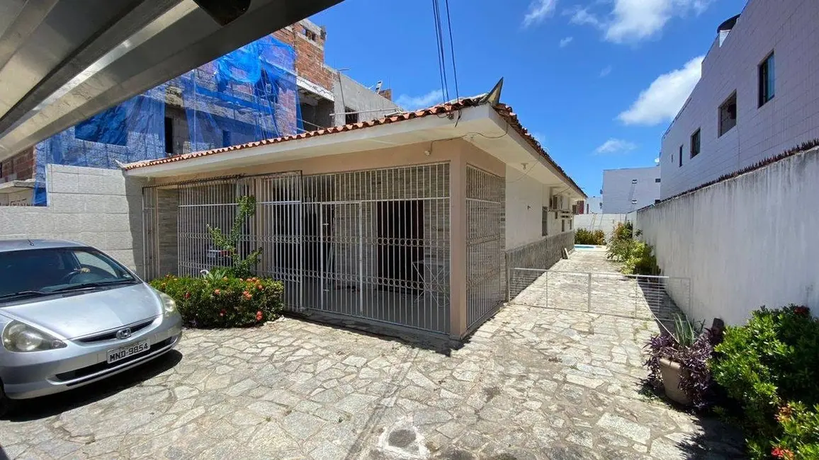 Casa com 3 quartos à venda, 400m2 em Manaíra, Joao Pessoa - PB - imagem 1 Foto 1 de Casa com 3 quartos à venda, 400m2 em Manaíra, Joao Pessoa - PB