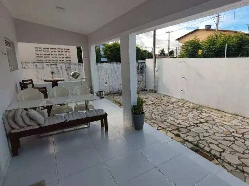 Casa com 3 quartos à venda, 127m2 em José Américo de Almeida, Joao Pessoa - PB - imagem 3 Foto 3 de Casa com 3 quartos à venda, 127m2 em José Américo de Almeida, Joao Pessoa - PB