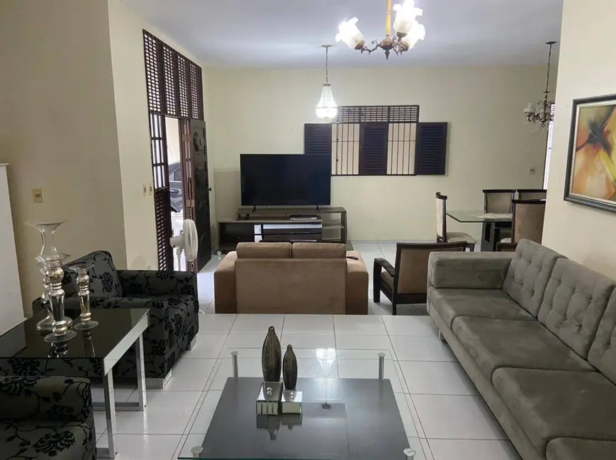 Foto 2 de Casa com 3 quartos para alugar, 360m2 em Manaíra, Joao Pessoa - PB