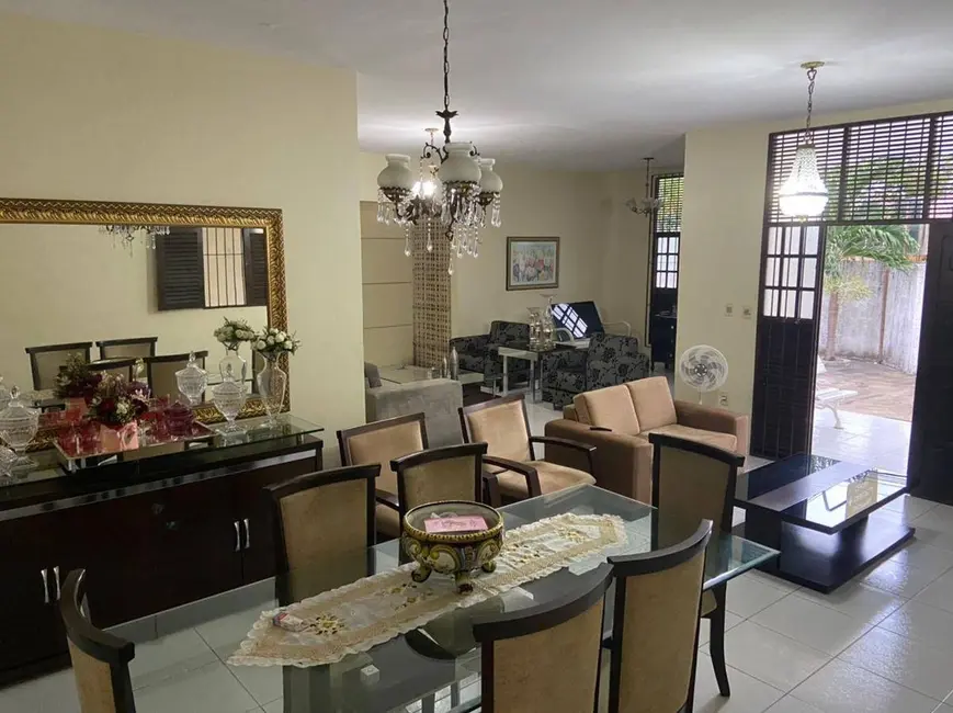 Casa com 3 quartos para alugar, 360m2 em Manaíra, Joao Pessoa - PB - imagem 3 Foto 3 de Casa com 3 quartos para alugar, 360m2 em Manaíra, Joao Pessoa - PB