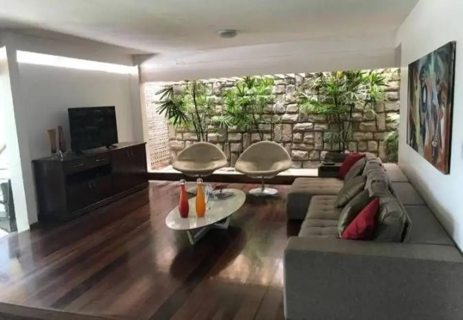 Casa com 4 quartos para alugar, 350m2 em Manaíra, Joao Pessoa - PB - imagem 3 Foto 3 de Casa com 4 quartos para alugar, 350m2 em Manaíra, Joao Pessoa - PB
