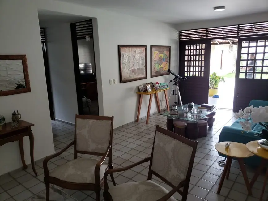Foto 3 de Casa com 4 quartos à venda, 350m2 em Cabo Branco, Joao Pessoa - PB