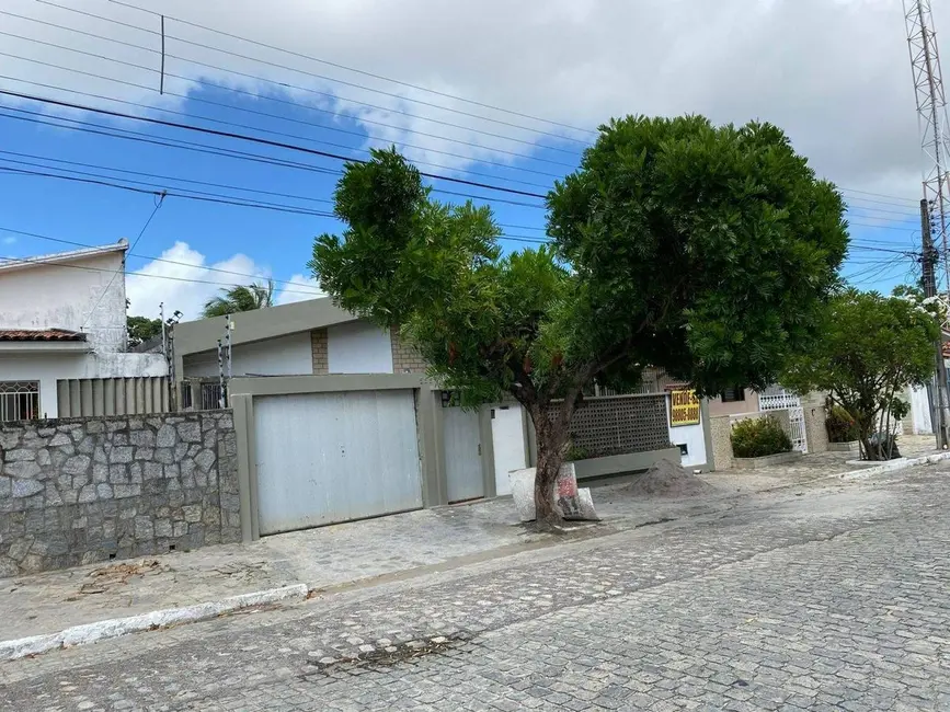 Foto 2 de Casa com 3 quartos à venda, 250m2 em Torre, Joao Pessoa - PB