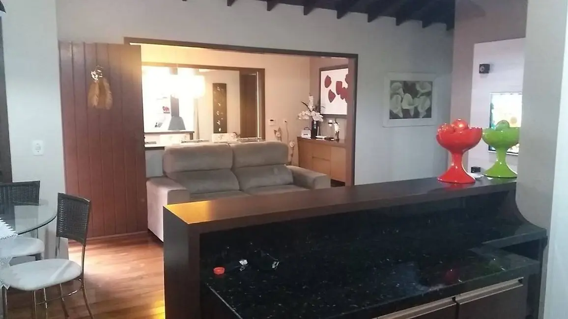 Foto 6 de Casa com 3 quartos à venda, 1980m2 em Centro, Dois Irmaos - RS