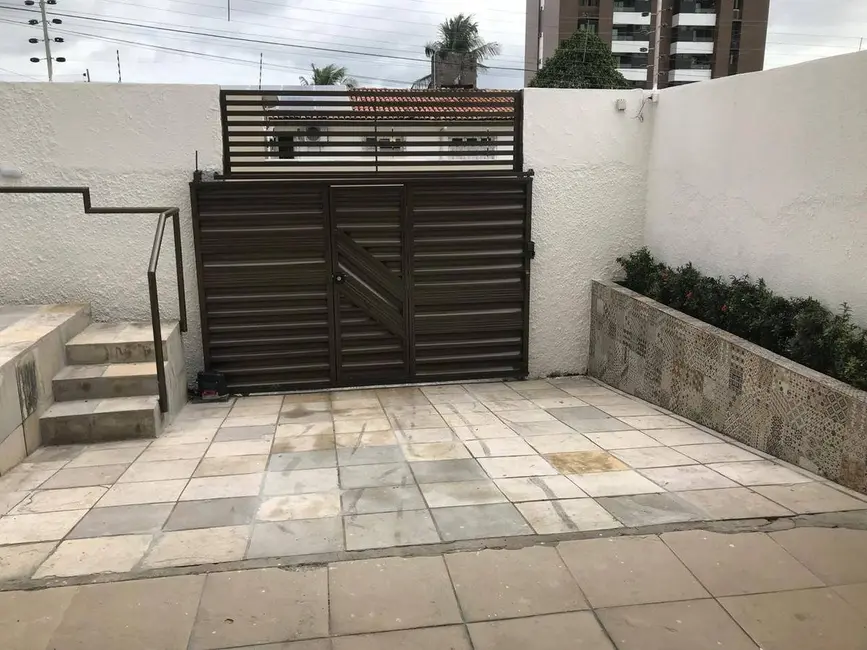 Casa com 4 quartos para alugar, 220m2 em Treze de Maio, Joao Pessoa - PB - imagem 3 Foto 3 de Casa com 4 quartos para alugar, 220m2 em Treze de Maio, Joao Pessoa - PB
