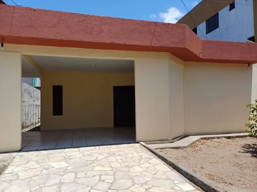 Foto 1 de Casa com 4 quartos para alugar, 210m2 em Bessa, Joao Pessoa - PB