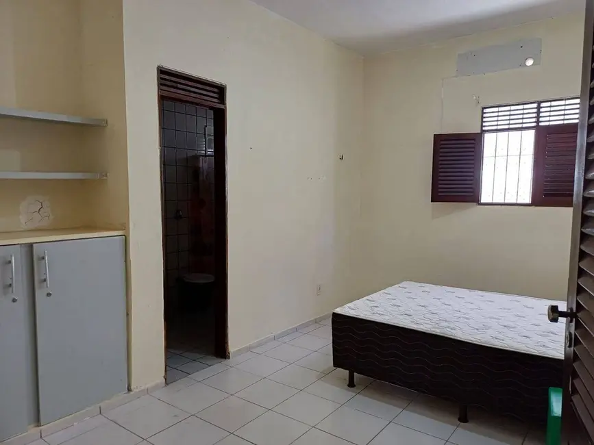 Casa com 4 quartos para alugar, 210m2 em Bessa, Joao Pessoa - PB - imagem 5 Foto 5 de Casa com 4 quartos para alugar, 210m2 em Bessa, Joao Pessoa - PB