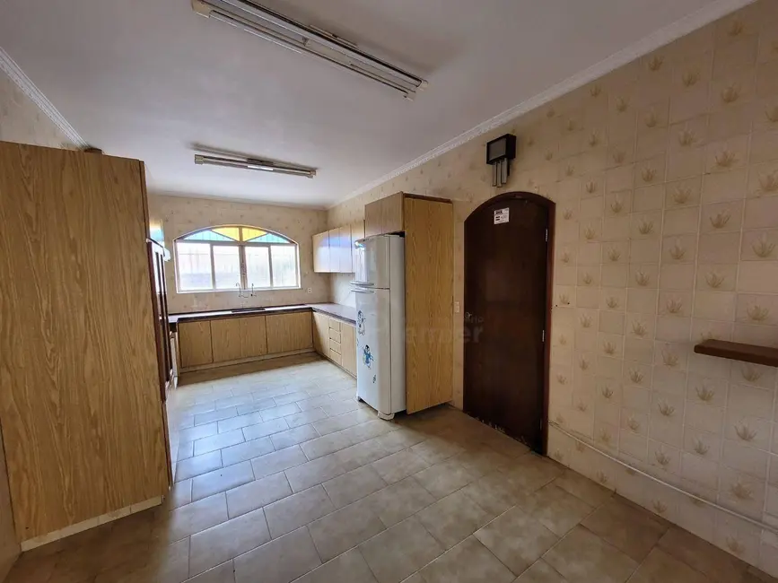 Foto 15 de Casa à venda, 220m2 em Vila Sfeir, Indaiatuba - SP