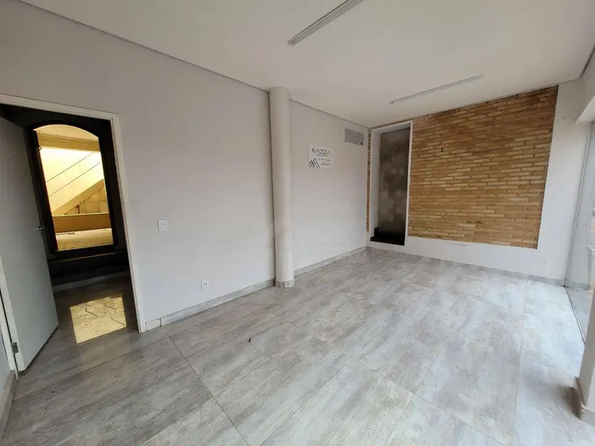 Foto 20 de Casa à venda, 220m2 em Vila Sfeir, Indaiatuba - SP