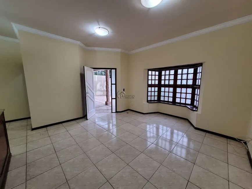 Casa com 3 quartos para alugar, 300m2 em Vila Suíça, Indaiatuba - SP - imagem 4 Foto 4 de Casa com 3 quartos para alugar, 300m2 em Vila Suíça, Indaiatuba - SP