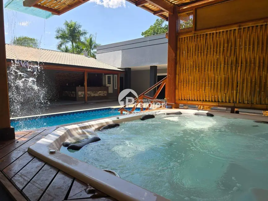 Foto 2 de Chácara com 3 quartos à venda, 3000m2 em Vale das Laranjeiras, Indaiatuba - SP