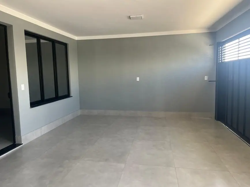 Foto 2 de Casa com 3 quartos à venda e para alugar, 150m2 em Indaiatuba - SP