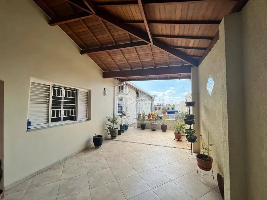 Casa com 3 quartos à venda, 300m2 em Centro, Indaiatuba - SP - imagem 2 Foto 2 de Casa com 3 quartos à venda, 300m2 em Centro, Indaiatuba - SP