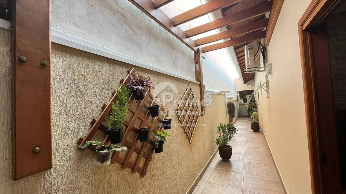 Casa com 3 quartos à venda, 300m2 em Centro, Indaiatuba - SP - imagem 4 Foto 4 de Casa com 3 quartos à venda, 300m2 em Centro, Indaiatuba - SP