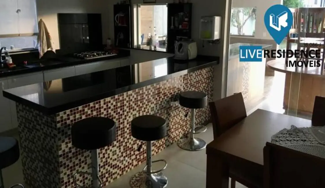 Casa de Condomínio com 3 quartos à venda, 220m2 em Residencial Terras Nobres, Itatiba - SP - imagem 1 Foto 1 de Casa de Condomínio com 3 quartos à venda, 220m2 em Residencial Terras Nobres, Itatiba - SP