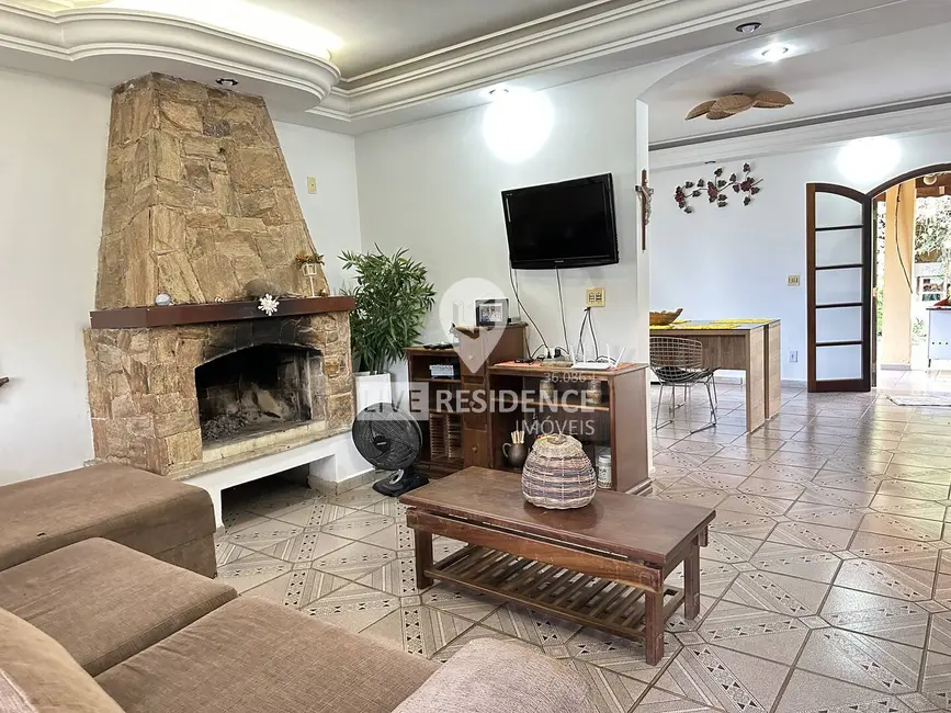 Foto 3 de Casa de Condomínio com 4 quartos à venda, 250m2 em Capela do Barreiro, Itatiba - SP