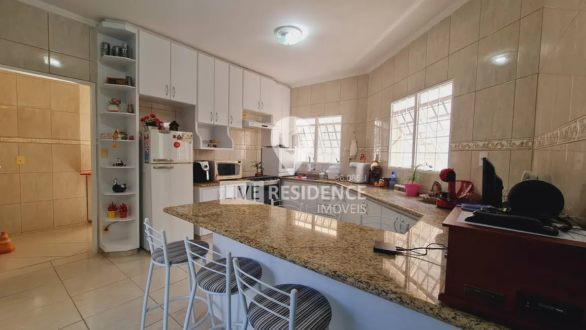 Foto 1 de Casa com 2 quartos à venda, 140m2 em Loteamento Aída Haddad Jafet, Itatiba - SP