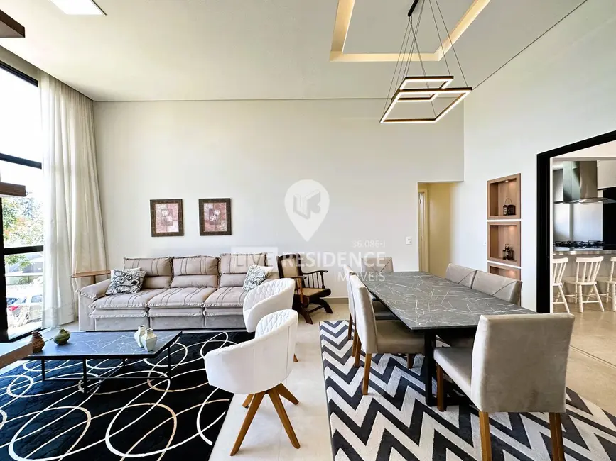 Foto 3 de Casa de Condomínio com 3 quartos à venda, 210m2 em Reserva Santa Rosa, Itatiba - SP