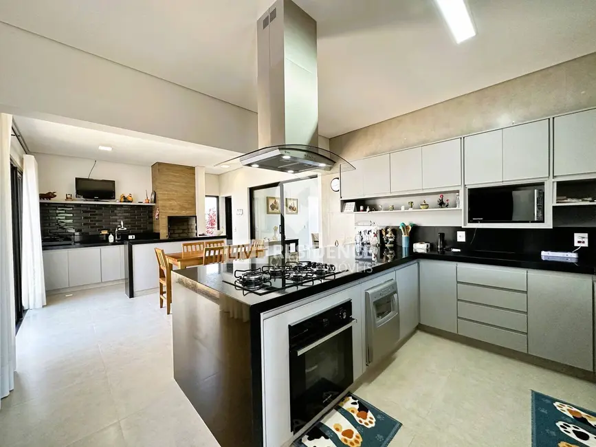 Foto 7 de Casa de Condomínio com 3 quartos à venda, 210m2 em Reserva Santa Rosa, Itatiba - SP