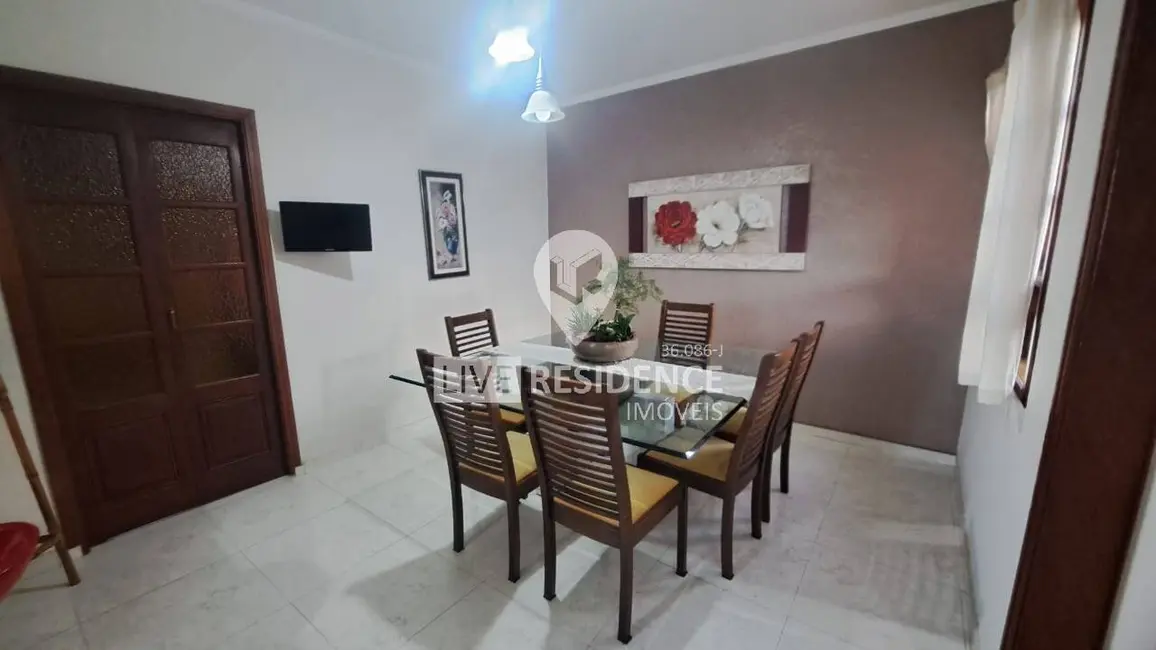 Foto 4 de Casa com 4 quartos à venda, 200m2 em Itatiba - SP