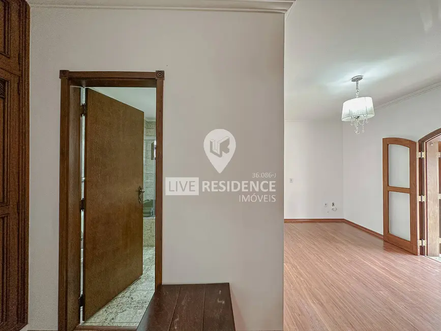 Foto 9 de Casa de Condomínio com 5 quartos à venda, 340m2 em Parque das Laranjeiras, Itatiba - SP