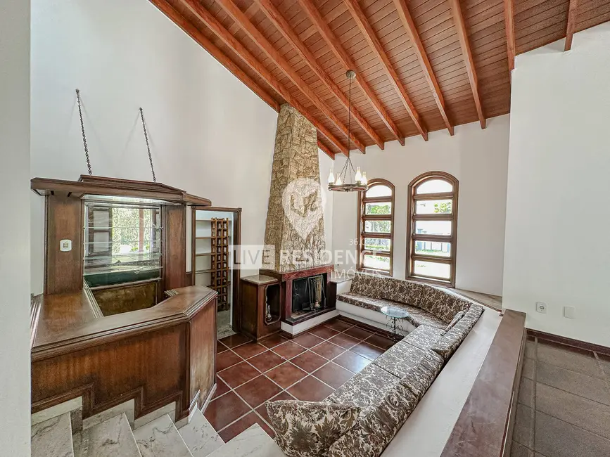 Foto 3 de Casa de Condomínio com 5 quartos à venda, 340m2 em Parque das Laranjeiras, Itatiba - SP