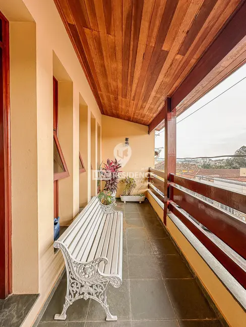 Casa com 3 quartos à venda, 426m2 em Centro, Itatiba - SP - imagem 4 Foto 4 de Casa com 3 quartos à venda, 426m2 em Centro, Itatiba - SP