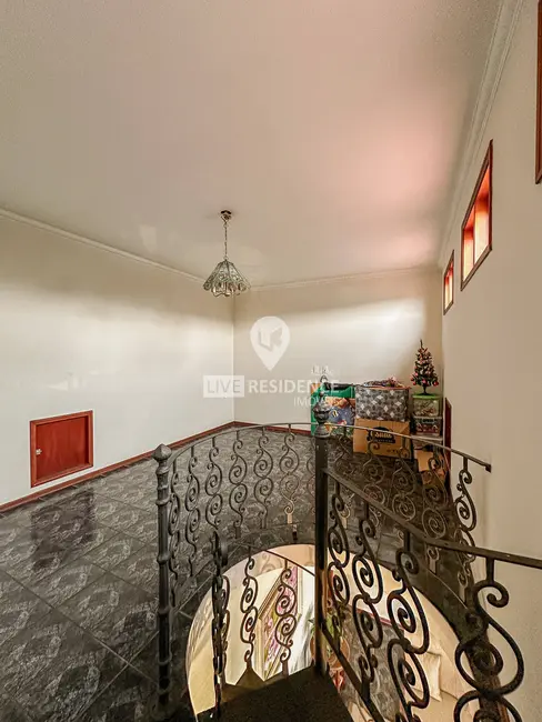 Casa com 3 quartos à venda, 426m2 em Centro, Itatiba - SP - imagem 8 Foto 8 de Casa com 3 quartos à venda, 426m2 em Centro, Itatiba - SP