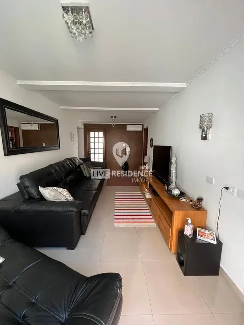 Foto 3 de Casa com 3 quartos à venda, 246m2 em Núcleo Residencial Abramo Delforno, Itatiba - SP