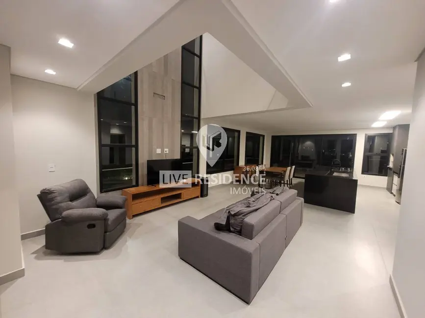 Casa de Condomínio com 4 quartos à venda, 229m2 em Itatiba - SP - imagem 6 Foto 6 de Casa de Condomínio com 4 quartos à venda, 229m2 em Itatiba - SP