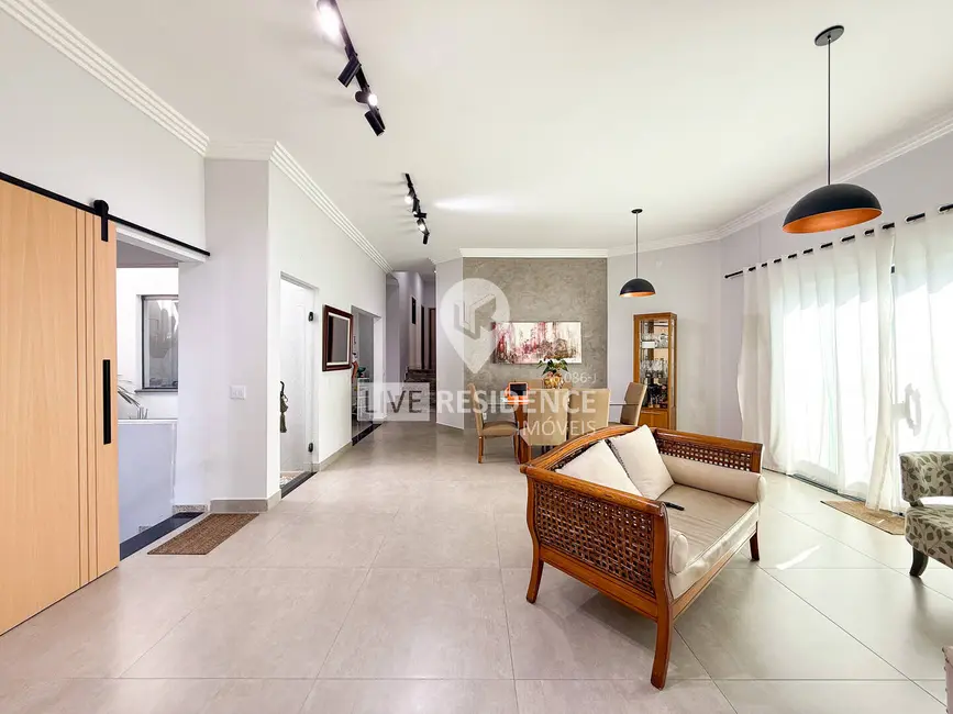 Foto 1 de Casa com 3 quartos à venda, 194m2 em Recanto do Parque, Itatiba - SP