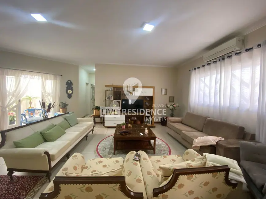 Foto 1 de Casa com 4 quartos à venda, 238m2 em Itatiba - SP