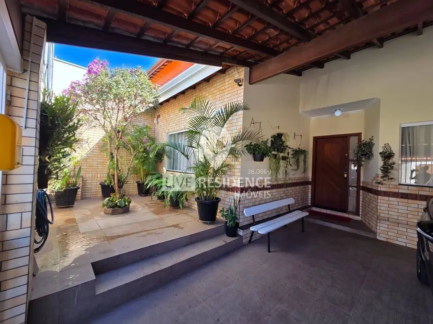 Foto 3 de Casa com 3 quartos à venda, 181m2 em Recanto do Parque, Itatiba - SP
