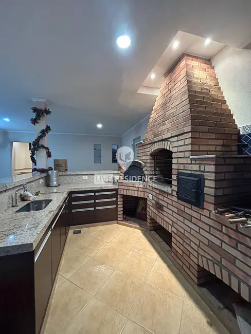 Foto 1 de Casa com 3 quartos à venda, 214m2 em Vila Brasileira, Itatiba - SP