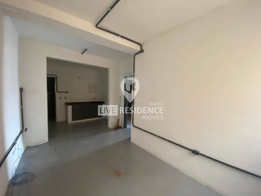 Sala Comercial à venda, 232m2 em Centro, Itatiba - SP - imagem 8 Foto 8 de Sala Comercial à venda, 232m2 em Centro, Itatiba - SP