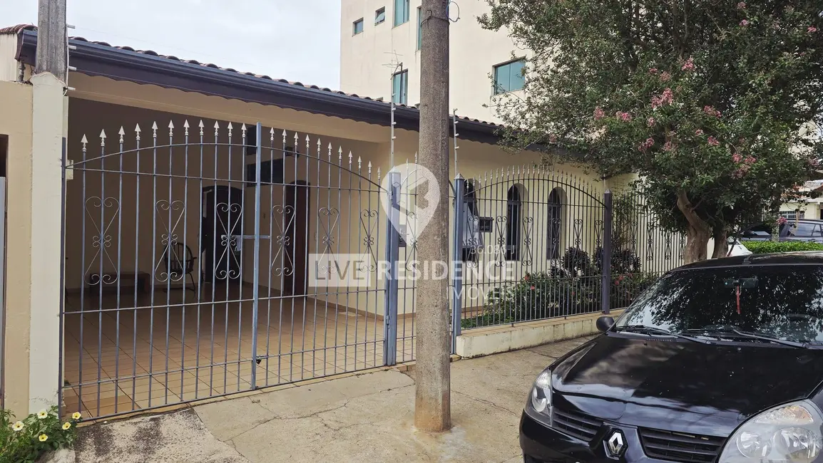 Foto 2 de Casa com 2 quartos à venda, 130m2 em Jardim de Lucca, Itatiba - SP