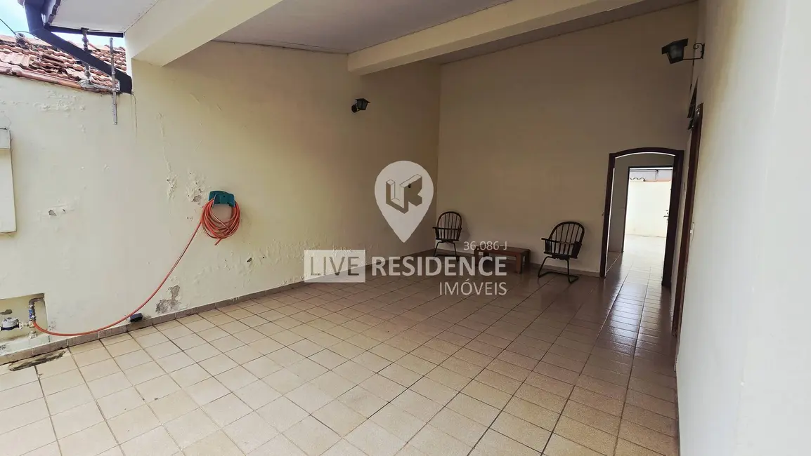 Foto 4 de Casa com 2 quartos à venda, 130m2 em Jardim de Lucca, Itatiba - SP