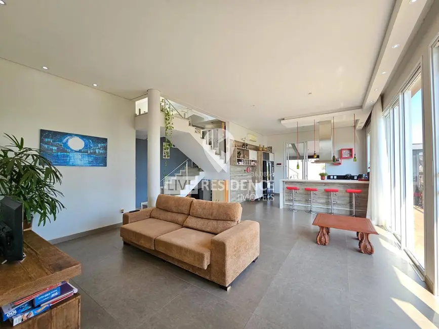 Casa de Condomínio com 3 quartos à venda, 249m2 em Itatiba - SP - imagem 3 Foto 3 de Casa de Condomínio com 3 quartos à venda, 249m2 em Itatiba - SP