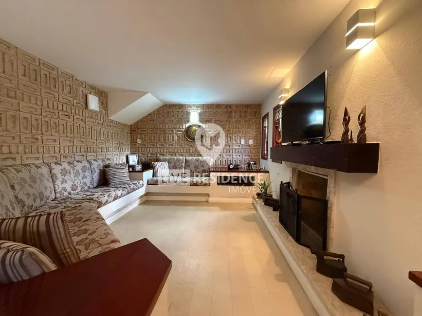 Foto 6 de Casa de Condomínio com 4 quartos à venda, 360m2 em Parque das Laranjeiras, Itatiba - SP