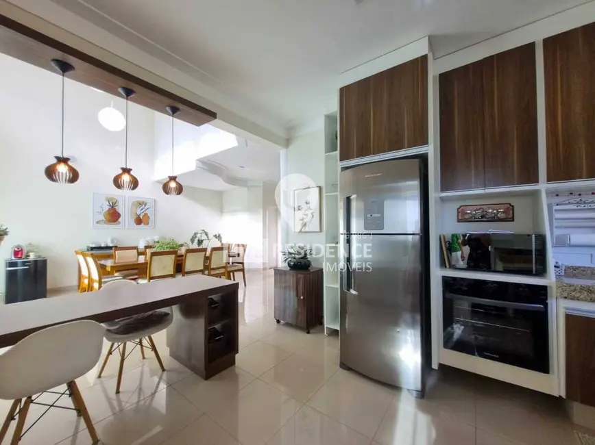 Casa de Condomínio com 3 quartos à venda, 300m2 em Itatiba - SP - imagem 6 Foto 6 de Casa de Condomínio com 3 quartos à venda, 300m2 em Itatiba - SP