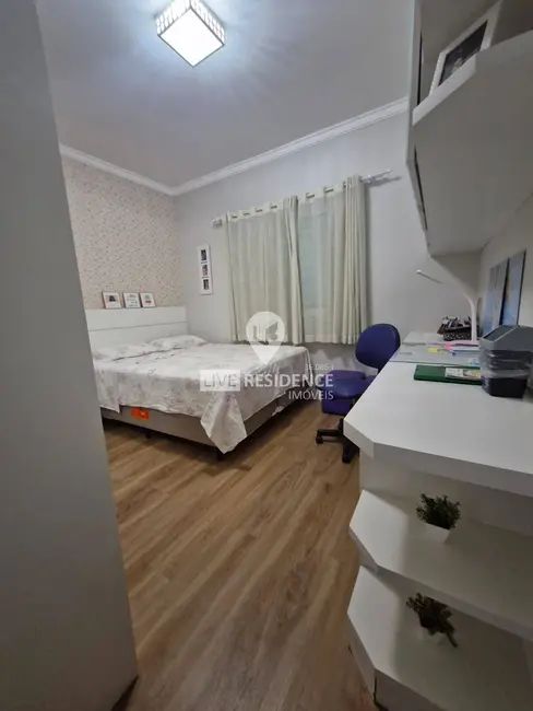 Casa de Condomínio com 3 quartos à venda, 237m2 em Loteamento Itatiba Country Club, Itatiba - SP - imagem 2 Foto 2 de Casa de Condomínio com 3 quartos à venda, 237m2 em Loteamento Itatiba Country Club, Itatiba - SP