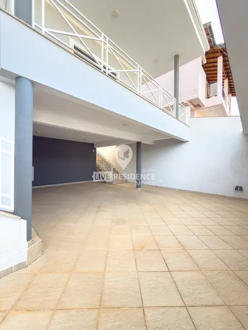 Casa com 3 quartos à venda, 250m2 em Itatiba - SP - imagem 2 Foto 2 de Casa com 3 quartos à venda, 250m2 em Itatiba - SP